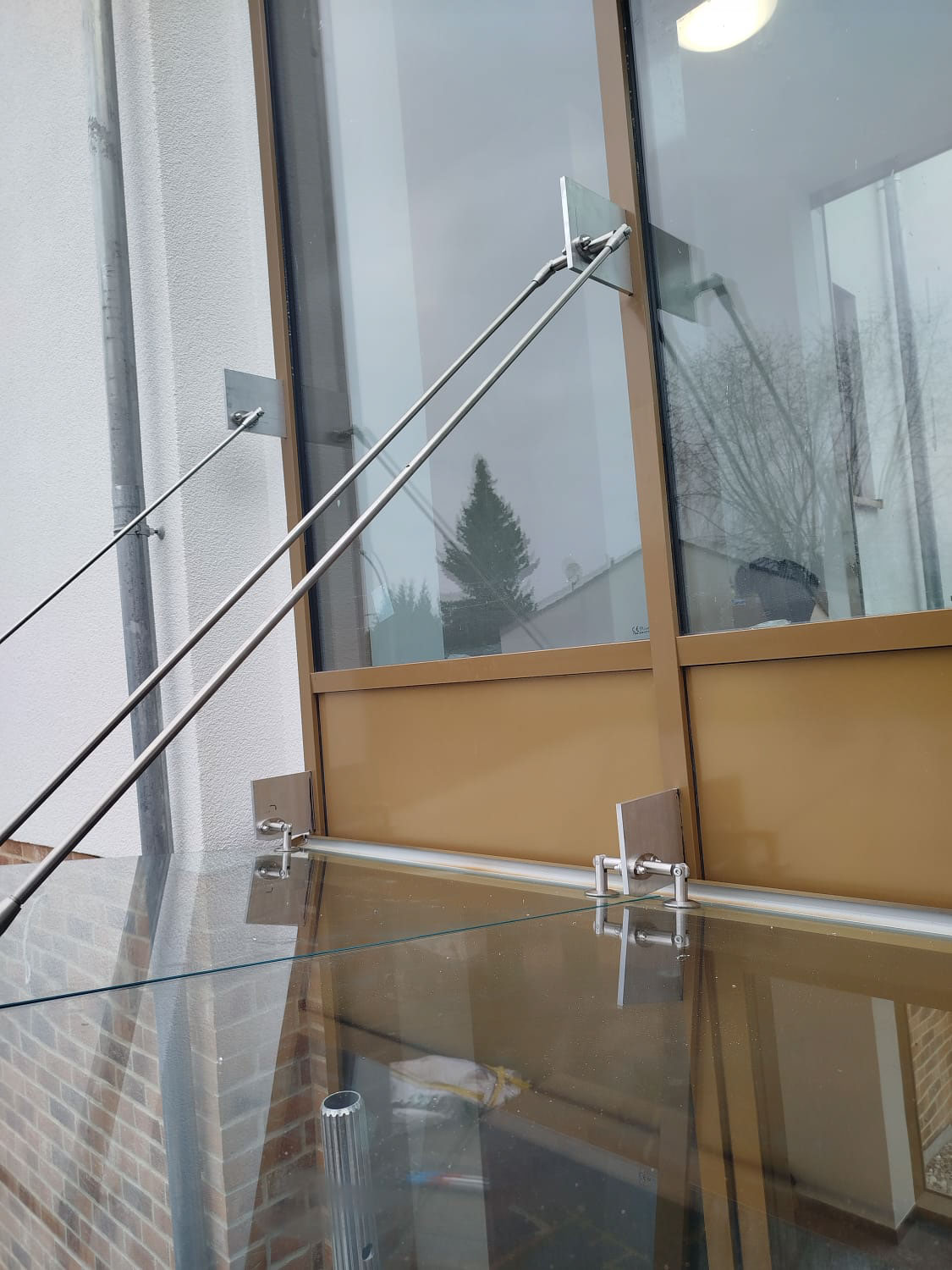 Inox staklene nadstrešnice - Primer ugradnje Inox staklene nadstrešnice - Primer ugradnje