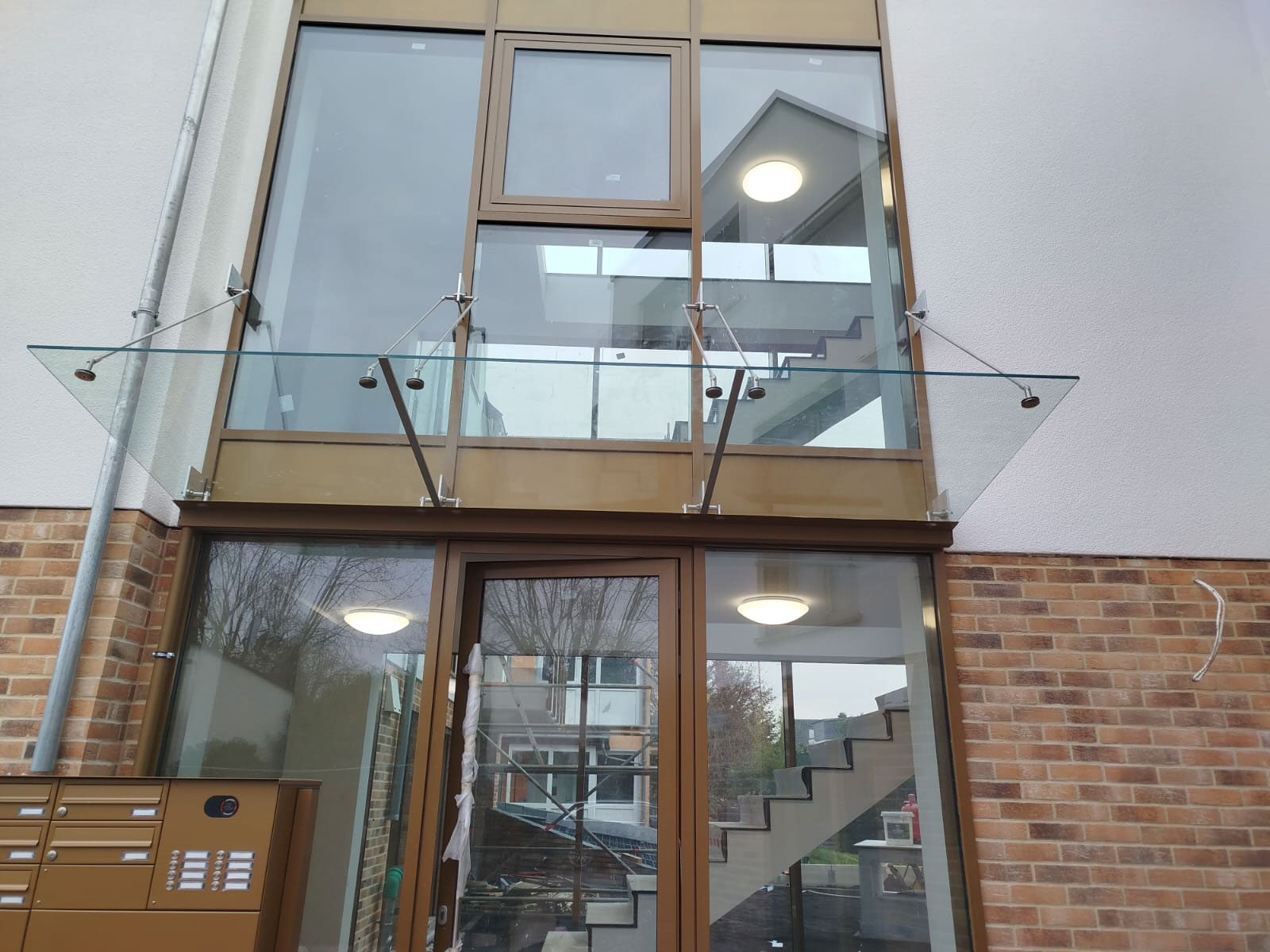 Inox staklene nadstrešnice - Primer ugradnje Inox staklene nadstrešnice - Primer ugradnje