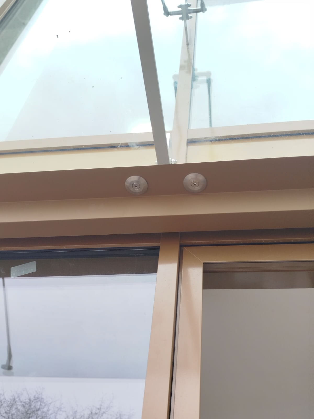 Inox staklene nadstrešnice - Primer ugradnje Inox staklene nadstrešnice - Primer ugradnje